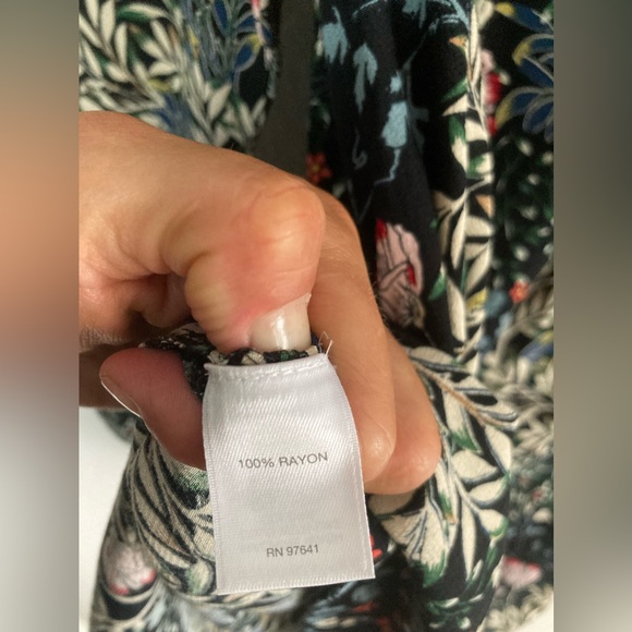 J. Jill ▪️Size Medium 3/4 Sleeves Black Floral Rayon Side Slits Tunic Top - Picture 12 of 13
